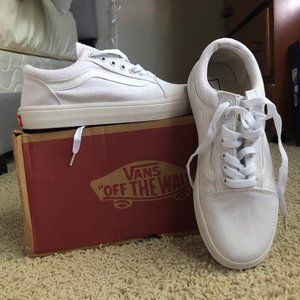 NEW W/ BOX Old Skool White Vans